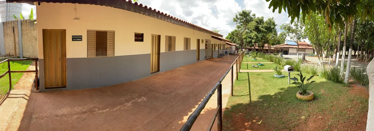 Alojamentos e área verde da unidade da clínica de reabilitação em Patos de Minas - MG